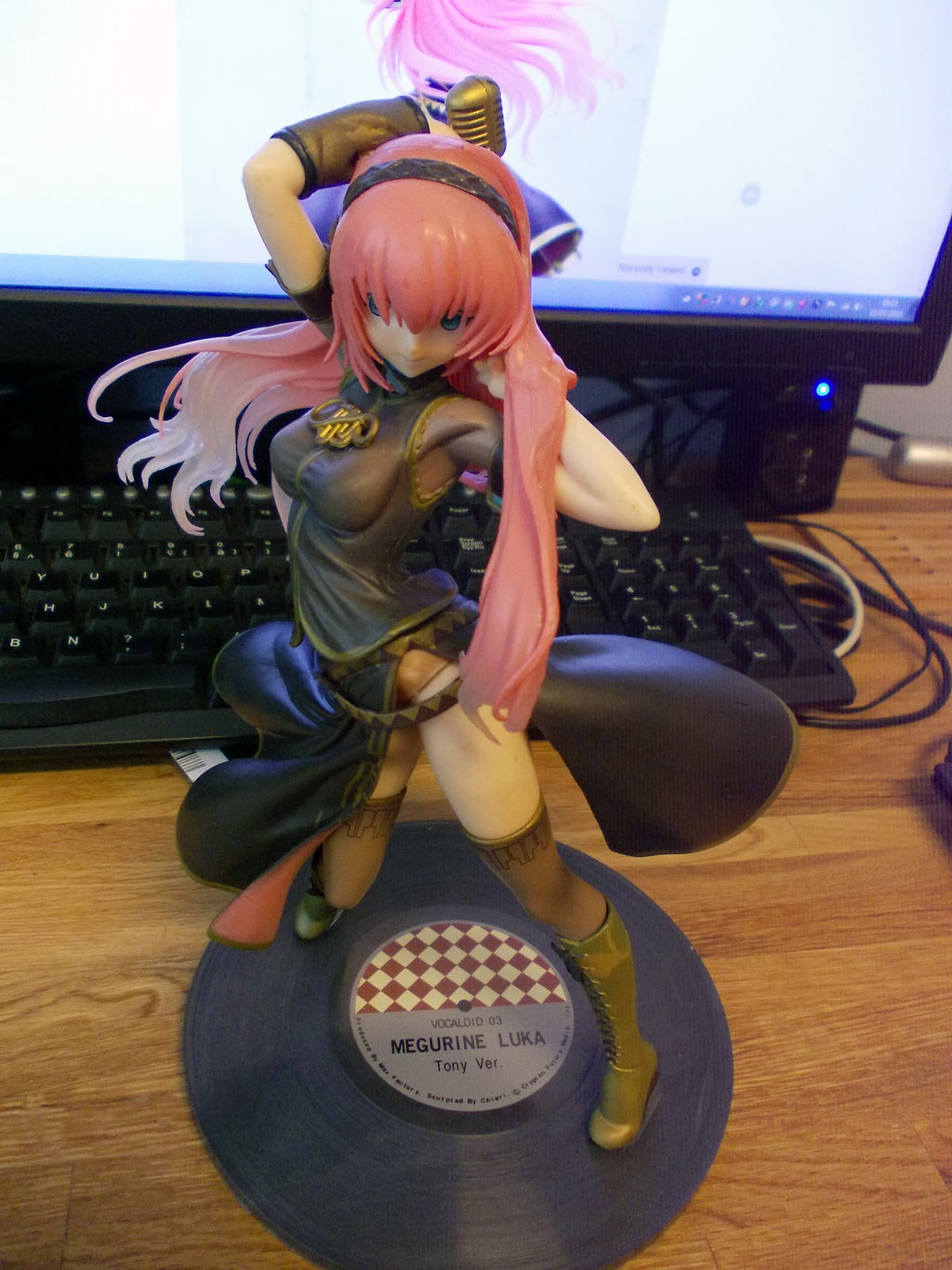 megurine luka temptation figure